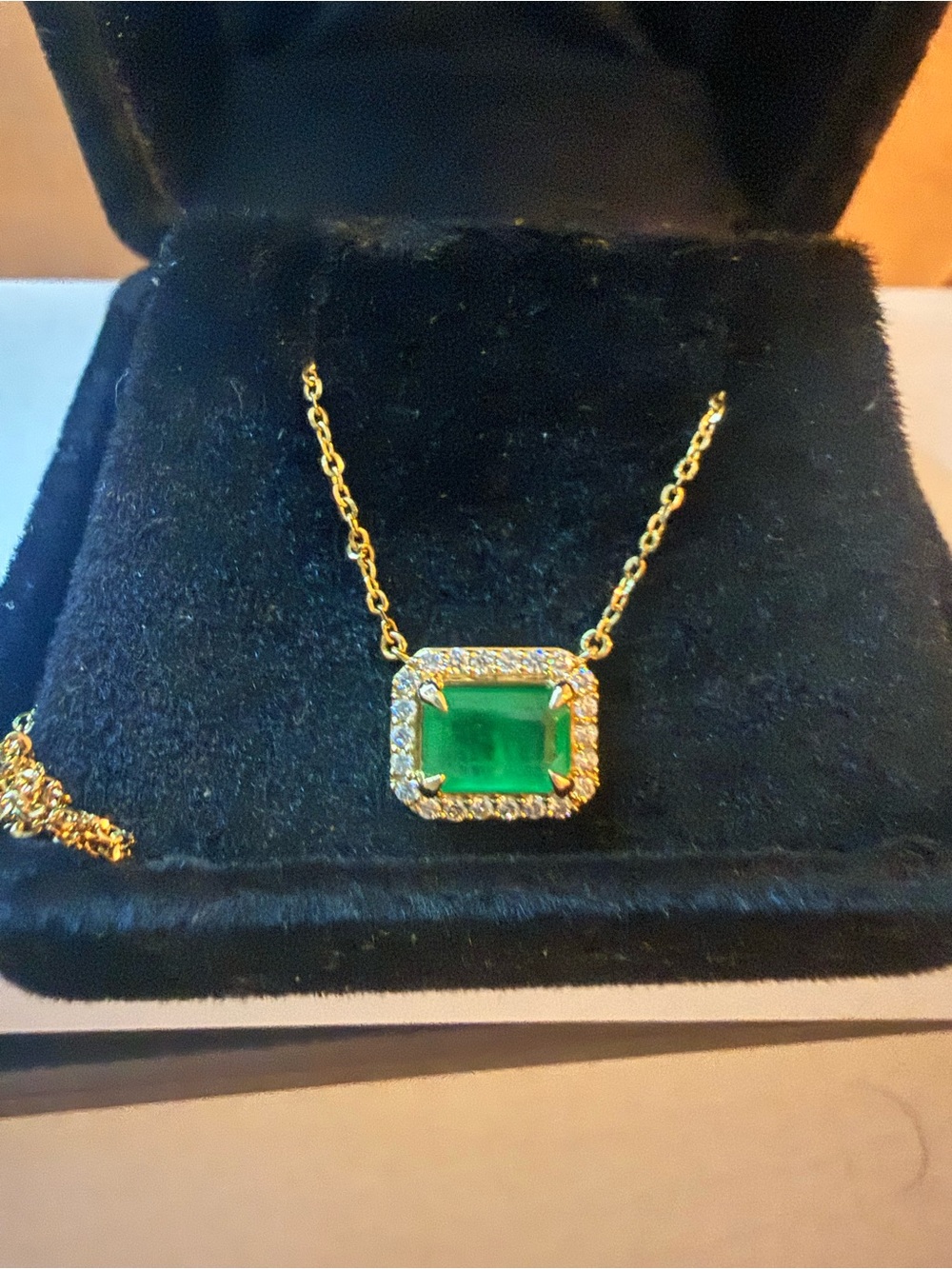 Solid 14kt Gold Necklace with Natural Green Emerald and Natural Diamonds.
